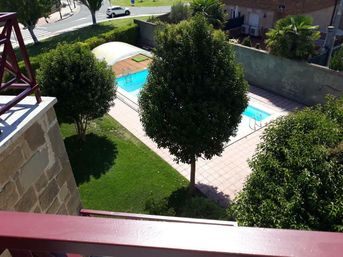 Preciosa Casa Independiente Con Piscina Cubierta Y Gran Jardin Privados Аро Экстерьер фото