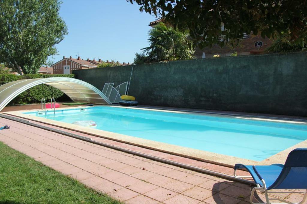 Preciosa Casa Independiente Con Piscina Cubierta Y Gran Jardin Privados Аро Экстерьер фото
